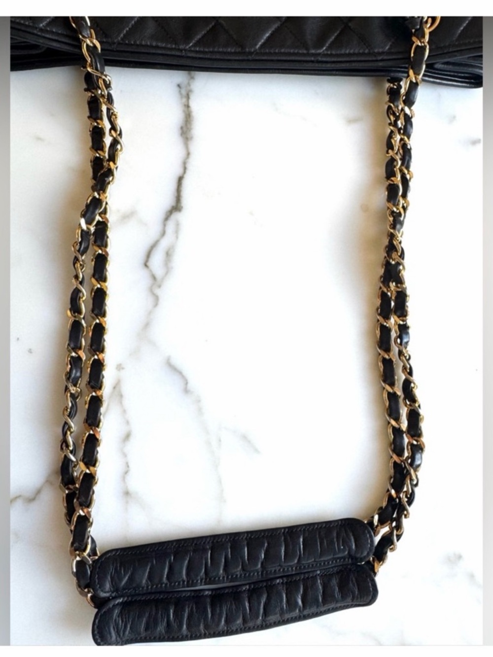 CHANEL Lambskin Black Quilted Leather Shoulder Bag with Gold Chain Straps - Picture 15 of 16